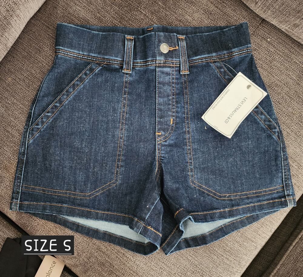 Levi's High Rise Denim Shorts Dark Wash Patch Pockets - Size S - NWT